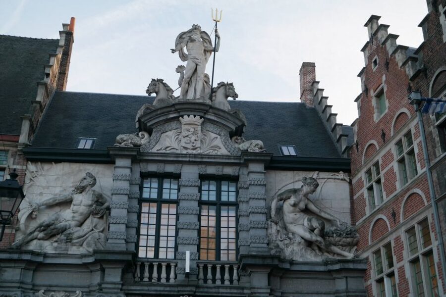 Ghent: Walking Tour from Friday Market to the Cathedral - Woodrow Wilson Square and the move into old Ghent