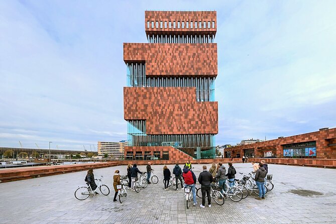 Guided Bike Tour: 2 Hours Highlights of Antwerp - The old city and buildings seen from the street