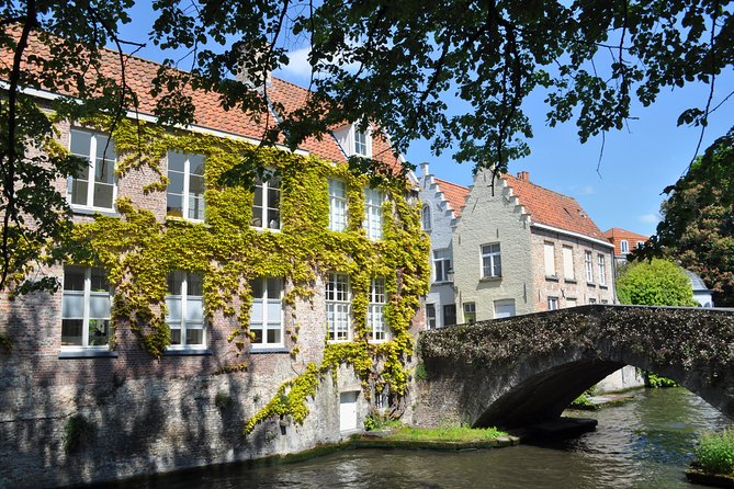 Guided boat trip and walk - Why this Bruges tour works so well for a first visit