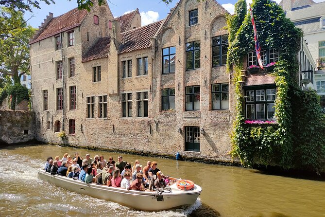 Guided boat trip and walk - Vismarkt and the city’s trading past