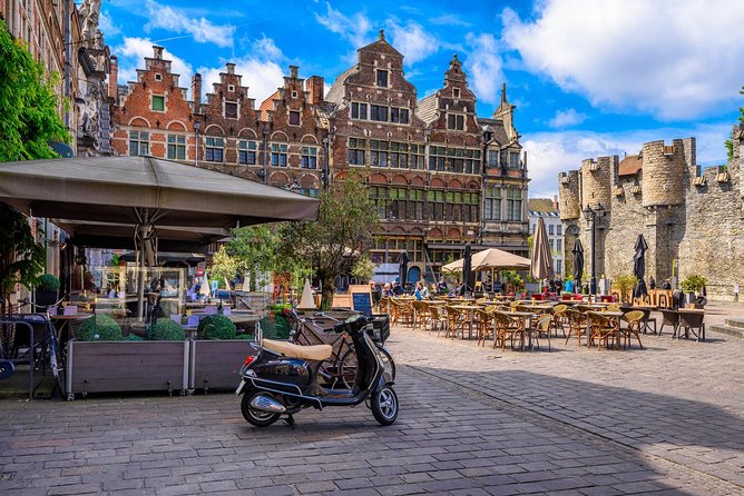 Guided tour of Ghent - Graslei, Korenlei, and the old meat market