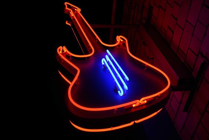 Hard Rock Cafe Brussels with Set Lunch or Dinner - A rock-and-roll meal on the Grand Place