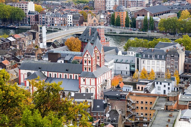 Liege Scavenger Hunt and Highlights Self Guided Audio Tour - Place Saint-Lambert and an easy-to-miss passage