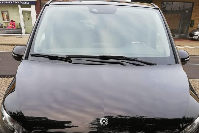 Luxury Minivan from Charleroi airport to the city of Brussels - Booking details and cancellation terms