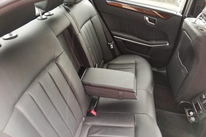 Luxury vehicle from Brussels airport to the city of Brussels - Is $92.61 Good Value for Four People?