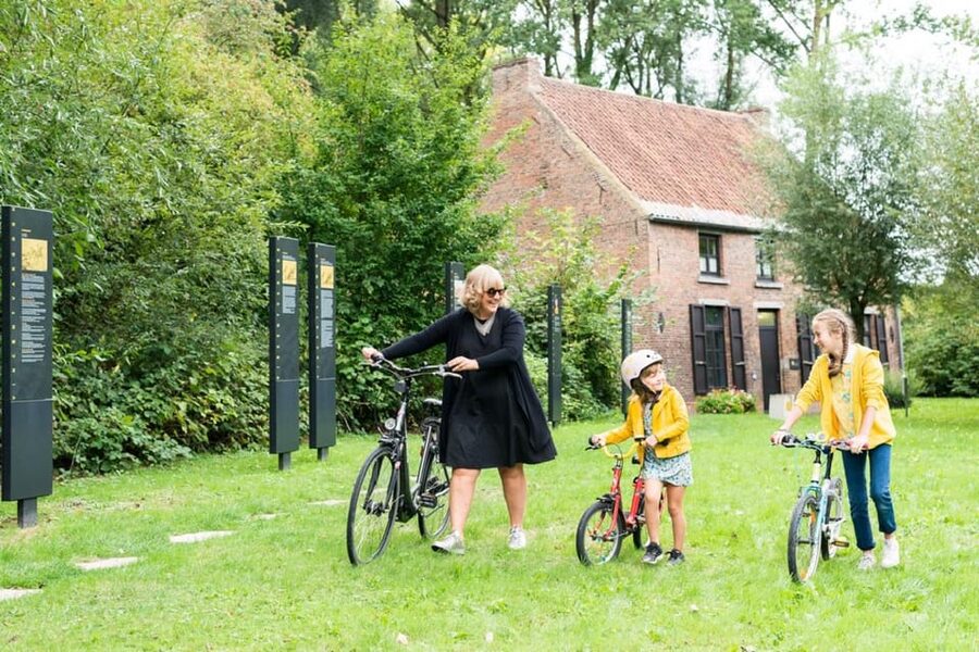 Mons : The Van Gogh House - Inside the Small House Where Van Gogh Lived