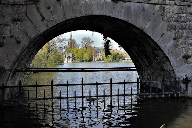 Photo Tour "Philip the Good" + Boat trip - Adding the canal boat ride for €5