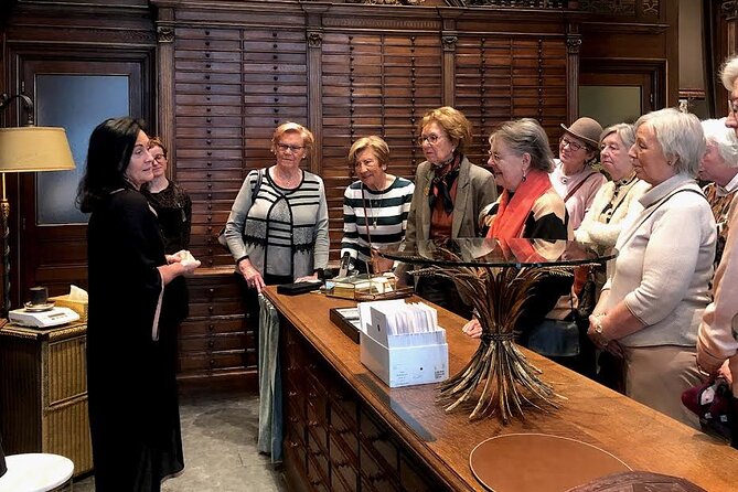 Private Antwerp's Diamonds and Jewellery Old City Center Historic Tour - Rembrandt Jodan gives the walk a creative finish