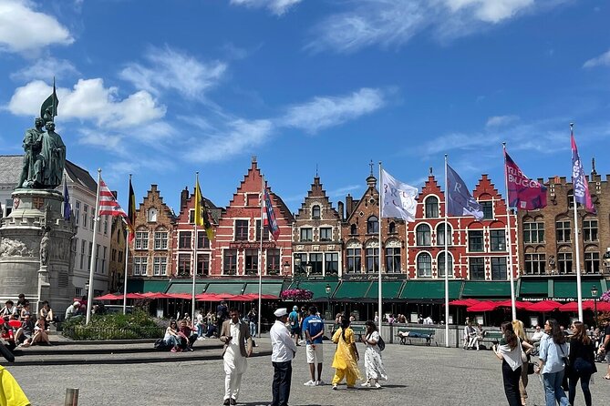 Private Arrival Transfer from Brussels Airport to Bruges with Business car - A business car with a few useful comforts