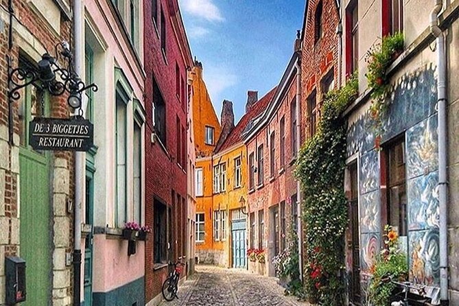 Private Hidden Gems Walking Tour in Ghent - Deduytschaever offers a more classic finish