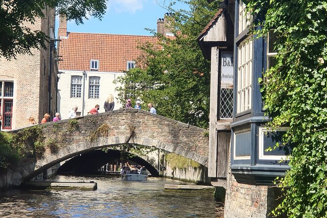 Private tour: From your hotel + see the Madonna of Michelangelo - Gruuthusemuseum and the story behind Bruges’ beer taxes