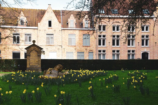 Small Group Ypres Remembrance Day Filled With War History - Ypres, the Cloth Hall, and a taste of local life