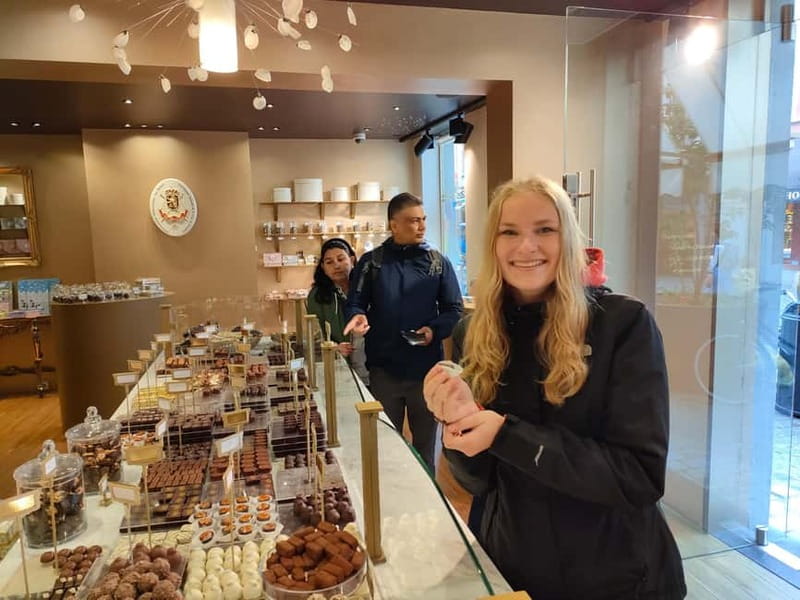 Thé best chocolate in Bruges! Private tour! - Chocolate first, Bruges all around you