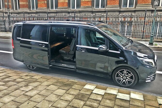 Transfer Brussels Airport (BRU) --> City Center 7 PAX (ONE WAY) - What the 25-minute ride is really buying you