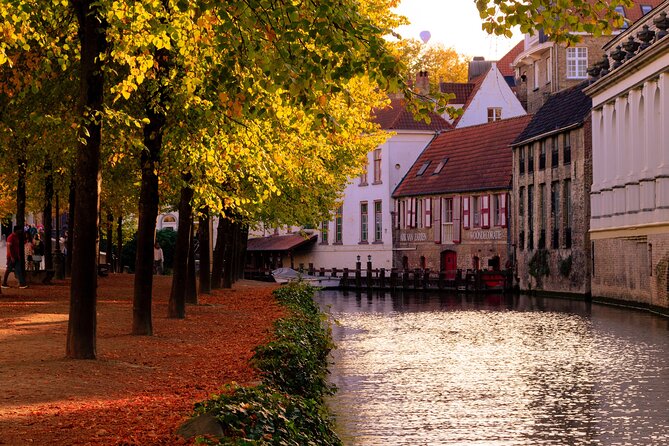 Walking tour of Bruges with boat option and/or beer tasting - Burg Square and chocolate at Chocolalino