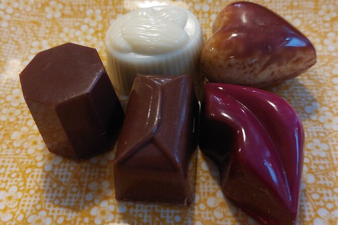 Walking Tour with Hot Chocolate and Chocolate Tasting - Groeningemuseum, Belfort, and De Halve Maan
